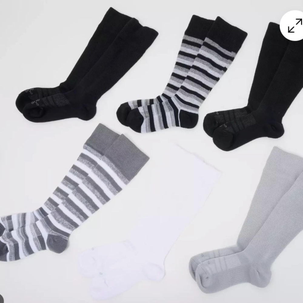 Tommie Copper 6 pack SnugStay WOTC Compression Socks Basic stripe, M, L NWT.